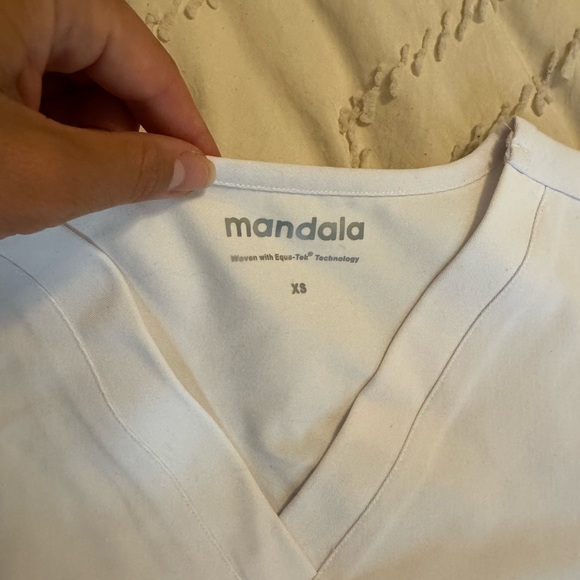 Mandala White Scrub Set - Picture 2 of 4